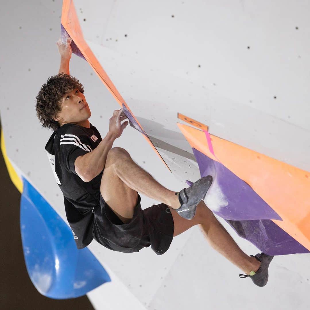 緒方良行さんのインスタグラム写真 - (緒方良行Instagram)「Boulder & Lead Japan Cup🥉 I couldn’t get a ticket for the world championships in this comp, and world cups will be the last chance to be selected. But I got back my confidence especially since I took 1st place at the bouldering both in qualis and in finals. I’m now psyched for the World Cup in my home country next weekend🔥  ボルダー&リード　ジャパンカップ3位で終了しました🥉 世界選手権への切符獲得はワールドカップシーズンに持ち越しとなりましたが、調子は悪くなさそうです。 特にボルダーでは予選・決勝ともに1位獲得と、自信にも繋がりました。 次は八王子でのボルダーワールドカップ🔥  @bpump_ogikubo  @adidastokyo @adidasterrex  @fiveten_official  @optimumnutrition_jp  @frictionlabs  @rockcityclimbingholds」4月12日 17時51分 - ogata.yoshiyuki