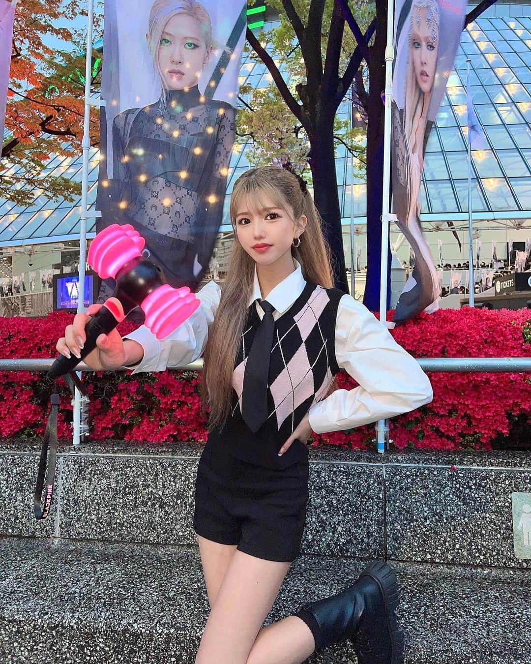 きこのインスタグラム：「初めてのBLACKPINK💖🖤  存在してることに感動して 鳥肌立ちまくってた😂  @sooyaaa__ 可愛すぎて 推しになりました🌹 . . #blackpink #bornpinkworldtour  #tokyodome #ブラックピンク」