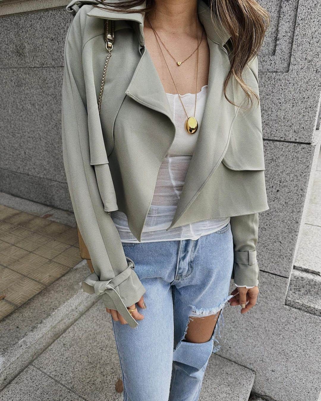 esutoreja_risaribonさんのインスタグラム写真 - (esutoreja_risaribonInstagram)「✔︎ Collar simple short jacket 今日のストーリーでのっけた😍 today fashion レースカーディガンと合わせてスエットパンツコーデしました‼︎ とても可愛いのでおすすめです‼︎ どんな場面にも使えるjacketになります . .  .  .  @esutoreja  .  .  .  .  #esutoreja  #fashion #apparel #clothes #newarrivals #code #ootd #springfashion #springcollection #sscollection #ss2023 #春服 #春服コーデ #春ファッション #ジャケットコーデ #スカートコーデ #パンツコーデ#低身長コーデ#155cmコーデ #154cmコーデ #アパレルブランド #ディレクター #ファッションデザイナー #ファッションモデル #海外コーデ #海外ファッションコーデ #海外ガール #海外スタイル #海外トレンド」4月12日 18時15分 - esutoreja_risaribon