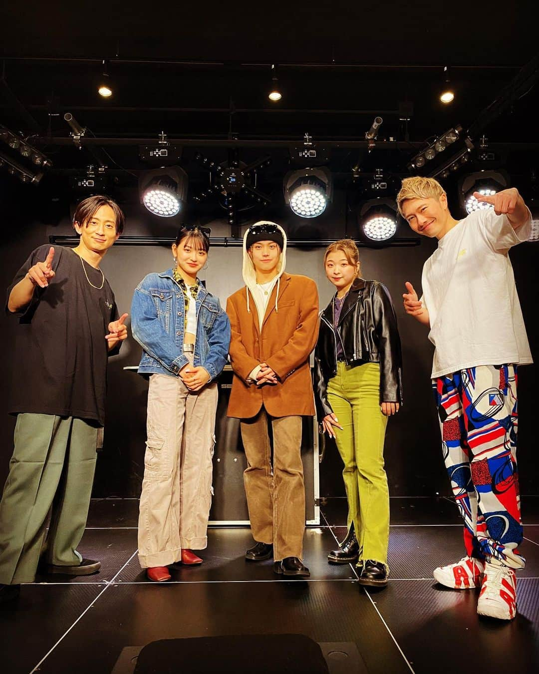 和田泰右さんのインスタグラム写真 - (和田泰右Instagram)「TAISUKE WADA Solo Project2023  "Spring"Special Collaboration Live 「春祭り」  改めて本当にありがとうございました😊 めちゃくちゃ祭りましたね🌸🌸🌸 ピンクのペンライトが満開桜パラダイスで最高に綺麗でした🎉  10月にはコラボレーションミニアルバムリリース決定❗️❗️ めちゃんこ期待しててくださいね😋😋😋😋  thank you!!  #春祭り  #和田泰右  #diamonddogs  #taisukewada #live  #gotanda #アルバムリリース」4月12日 18時25分 - taimigi