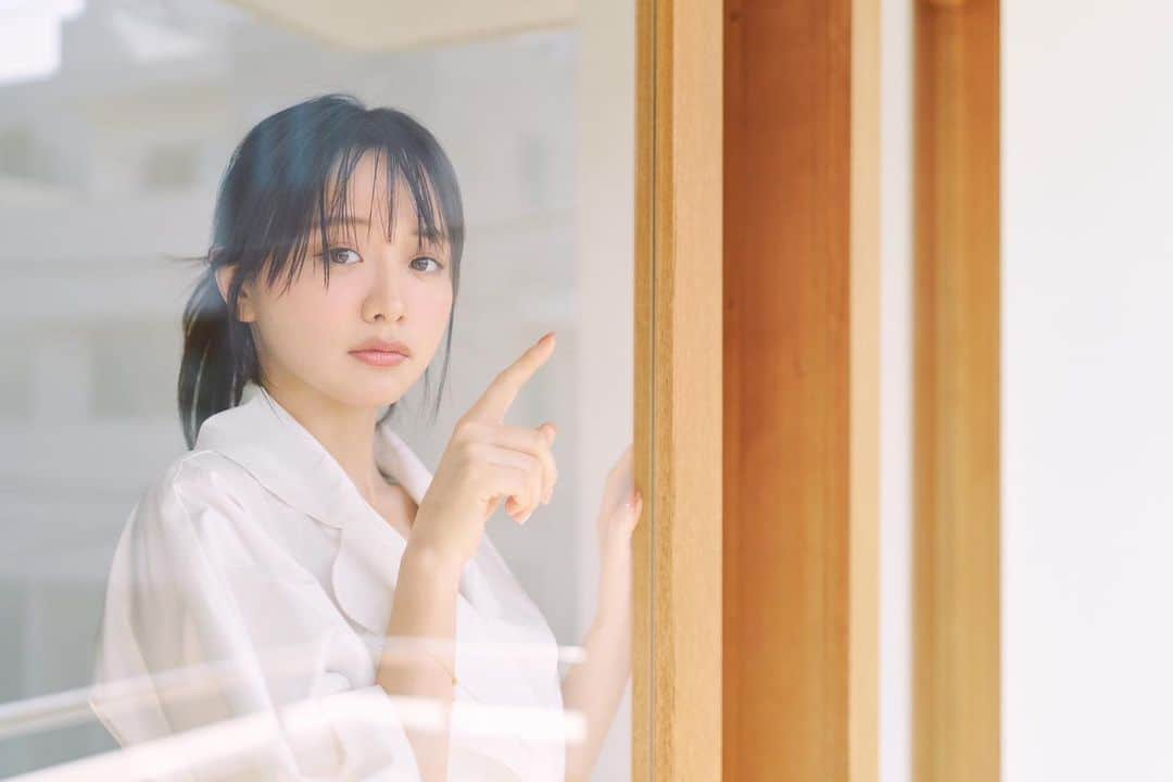 森香澄のインスタグラム：「. with onlineさんで連載が始まります。 タイトルは、私が大切にしている言葉 『向き不向きより前向き』です☺︎  大好きなエンタメ情報や普段感じていることなどを お伝えできる場所にできたらいいなと思っています。 是非ご覧ください🌸」
