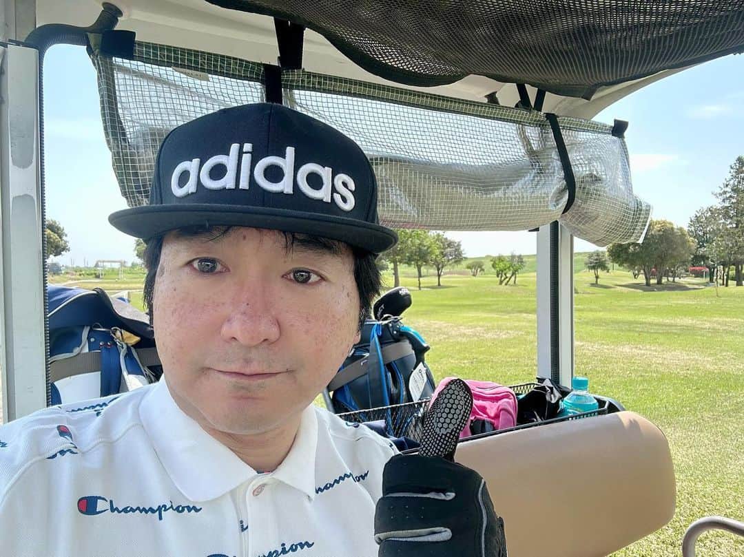 小石田純一さんのインスタグラム写真 - (小石田純一Instagram)「一年振りくらいにゴルフしました。スコアは116。過去最高のデキです。年1ペースでしかやってない割にはちょっとずつ上手くなってます。そうなるともっとゴルフしたくなるよね。  #ゴルフ  #小石田純一 #お笑い芸人 #ものまね芸人 #ゴルフ男子  #大宮カントリークラブ」4月12日 18時33分 - koishida.trendy