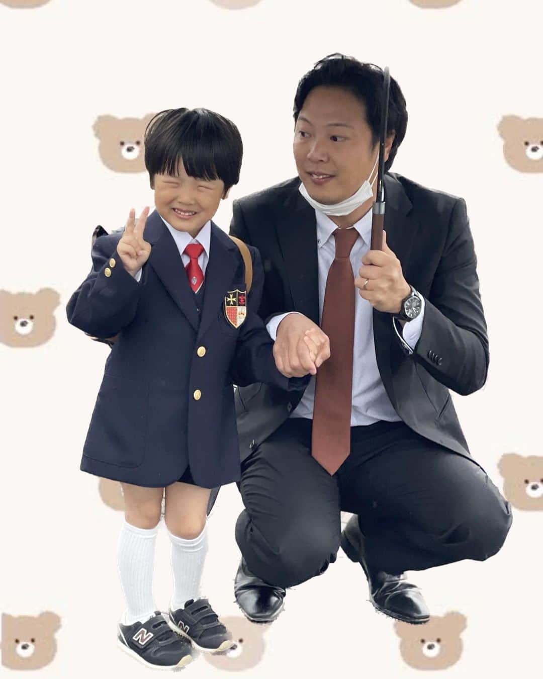 Kikuno Sayumiさんのインスタグラム写真 - (Kikuno SayumiInstagram)「〻ceremony〻 ・ ・ ・ #入園式 🌸 朝はあいにくの雨☔️やったけど無事入園式が出来ました✨ ・ 娘のときとはまた違った不安があるけど大丈夫でしょう🙆‍♀️七五三の時に着た、パパが子供の頃着てたスーツを着たよ！今度は泣かずに着られた🫶そして良い笑顔☺️ ・ 離れるのがめっちゃ寂しいけど😢幼稚園で友達作ったり楽しんできて欲しいな。成長が楽しみ❗️ ・ ・ 👩 onepiece▶︎ @darial_official jacket▶︎ @sylph_official shoes▶ @gu_for_all_ bag▶ @paliobag ・ ・ 👧 onepiece&jacket▶ @23ku_official bag▶ @zakkabox_ shoes▶︎ @lepsim_official ・ ・ #ファッション#コーデ#fashion#ママ#ママコーデ#ponte_fashion #プチプラコーデ#大人カジュアル#ヘアアレンジ#オン眉#大人可愛い#ootd#春コーデ#オケージョン#卒園式コーデ#入学式コーデ#入園式コーデ#卒入学コーデ #家族写真」4月12日 18時35分 - sayumikikuno