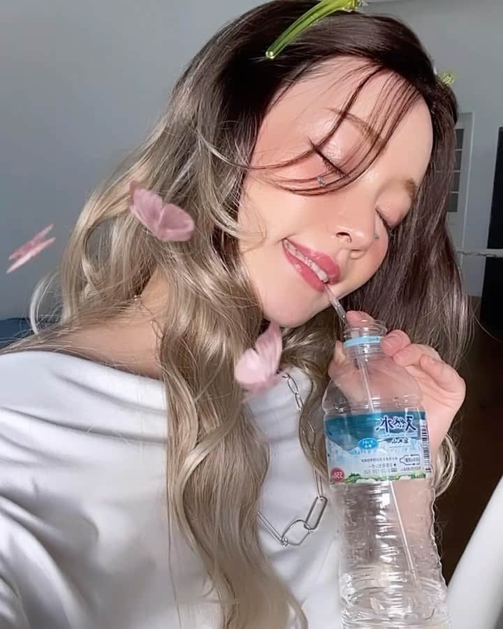 minari_224のインスタグラム：「🤍 あっという間に終わった２日間楽しかった☺️🌸 ダッカールで固定させてるうちに🤳🏻 #prisila #プリシラ #ウィッグ #ヘアアレンジ」