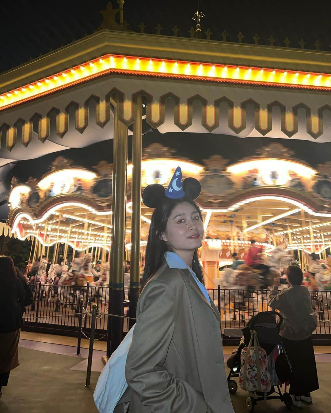 草野星華さんのインスタグラム写真 - (草野星華Instagram)「. Disney Land♥  十数年ぶりのディズニーランドだったので写真どっさり載せさせてください👀 楽しくて楽しくて。はしゃぎまくりでした。皆さん行くべきですディズニー🤍💙   #草野星華  #disneyland」4月12日 18時41分 - ykys410