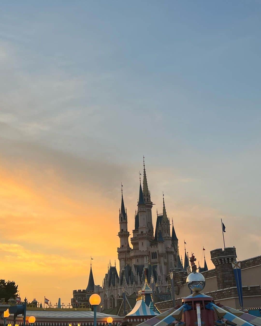 草野星華さんのインスタグラム写真 - (草野星華Instagram)「. Disney Land♥  十数年ぶりのディズニーランドだったので写真どっさり載せさせてください👀 楽しくて楽しくて。はしゃぎまくりでした。皆さん行くべきですディズニー🤍💙   #草野星華  #disneyland」4月12日 18時41分 - ykys410