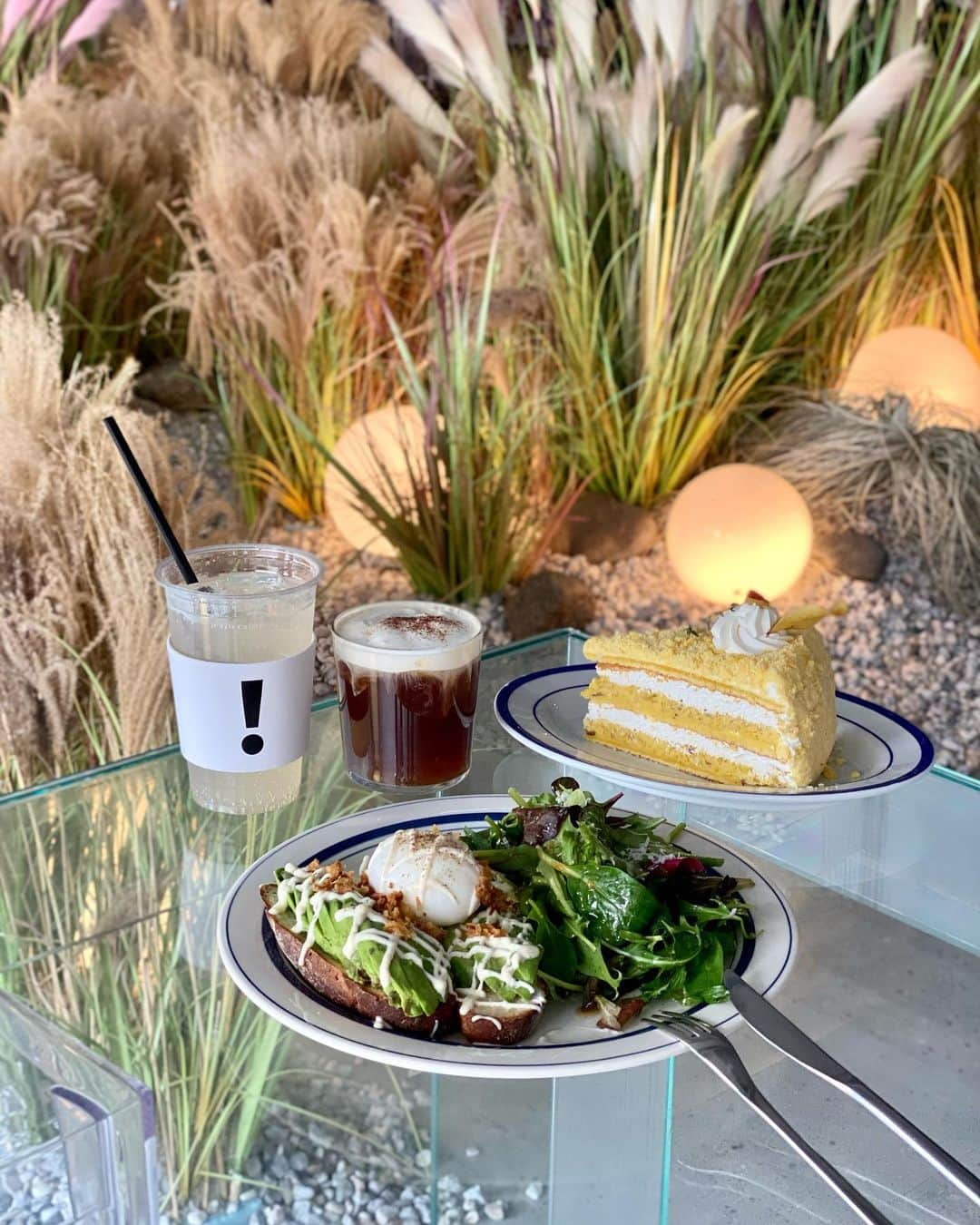 黒田麻理耶さんのインスタグラム写真 - (黒田麻理耶Instagram)「🌾🥑🍰 . またまた「CAFE iN(@cafein.jp)」に来ちゃった🥰 今回はきょこたん(@kyoko_tojo)と🫶 . お目当てのカフェがオープン前からかなり並んでいたので すぐさま予定変更🫡 ここのカフェも人気だから混むけど、 11:30前だったのですぐに入れました〜🙆‍♀️🌾 . #アボカドオープンサンド (1,180円) #スイートポテトケーキ (880円) #グレープフルーツソーダ (480円) #アインシュペナー (780円) . 初めて食事系を頼んだけど、 アボカドサンドとても美味しかった〜🥑💕 そしてここのスイートポテトケーキ、ほんと好き🍠💕 . 新大久保でカフェをはしごする予定だったけど お腹いっぱいだし、春休み中でどこも激混みだったから おとなしく諦めました😇 また新大久保カフェツアー、リベンジしよ😍🫰 . #CAFEiN  #新大久保  #新大久保カフェ  #新大久保グルメ #新大久保スイーツ  #カフェ巡り  #mariyagourmet」4月12日 18時46分 - mariya_kuroda