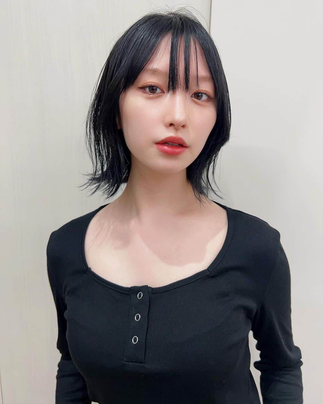 吉田凜音のインスタグラム：「髪の毛のびてきたあ(^.^) いつも通り小池さんに綺麗にしていただきました、素敵🥰」