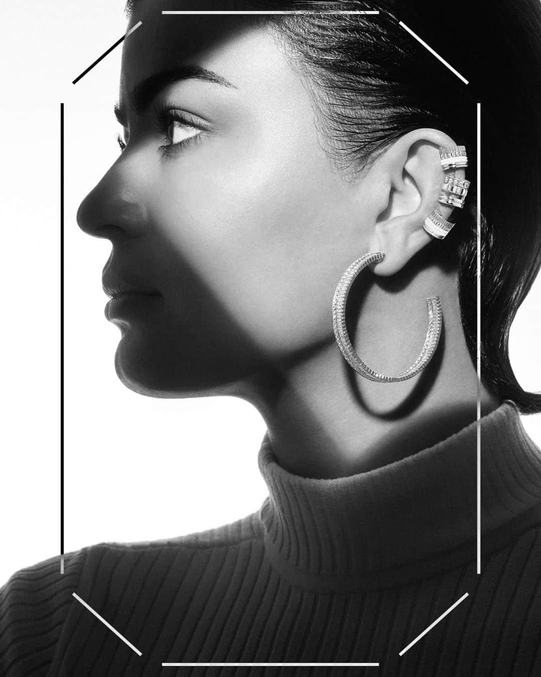 ブシュロンのインスタグラム：「Double white = double light. Let's (h)ear it… Quatre Double White Edition brings double the pleasure.⁣ ⁣ #BasicnotBasic⁣ #BoucheronQuatre」