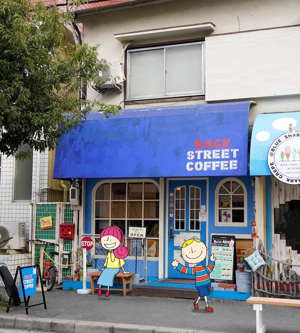 Osaka Bob（大阪観光局公式キャラクター）さんのインスタグラム写真 - (Osaka Bob（大阪観光局公式キャラクター）Instagram)「BACK STREET COFFEE in Kyobashi is a stylish cafe easily found by its characteristic blue facade☕️  京橋にある、BACK STREET COFFEE🟦青色が特徴的な、おしゃれなカフェやで☕️  —————————————————————  #maido #withOsakaBob #OSAKA #osakatrip #japan #nihon #OsakaJapan #大坂 #오사카 #大阪 #Оsака #Осака #โอซาก้า #大阪観光 #sightseeing #Osakatravel #Osakajepang #traveljepang」4月12日 19時00分 - maido_osaka_bob
