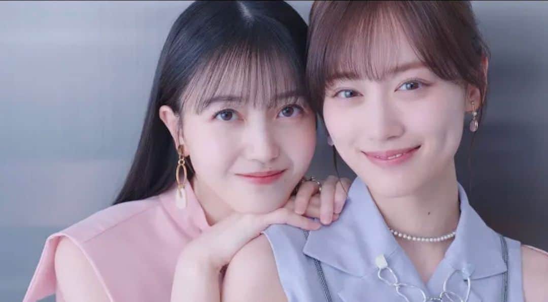 yurinasiaのインスタグラム：「【WORKS】  乃木坂46 #人は夢を二度見る  振付しました。  新体制の乃木坂スタートに立ち会えたことすごく光栄に思います。  苦手なステップも新しいニュアンスの振付も一生懸命頑張ってくれた彼女たちに最大のリスペクトを。  この曲を聴いた時 この乃木坂の皆も挫折したり光が見えたり、また消えたりを繰り返し今があって。 1人1人が1人1人の想いを込められるように。シンプルに。  そして 行くぜ、新体制乃木坂！！！ステップアップしていくよー！！！っていう気持ちを込めて。 みんなで練習しました。  うたコンで初めてライブに立ち会いましたが、振付やこの楽曲に対しての想いや意味を本番前みんなで分かち合い、 衣装も振付に合わせてくれた素敵な衣装に。 最高だった。  ずっと語り継がれる曲、繋がれる振付。 乃木坂のみんなと、そして乃木坂ファンのみなさんと一緒に成長できるものでありますように。  関わらせて頂き光栄でした。 ありがとう。🦋 乃木坂の更なる活動をココロから応援してます🤘🏻  そしてずっとアシスタントしてくれた @cocoroyen  @rioparasite  @_hinsu_  @asahi_77s  @ayumugugu   ありがとう🙏🏻🦋」