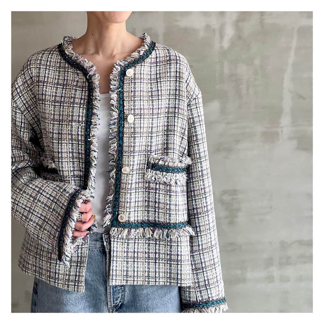 エリオポールのインスタグラム：「2023 Spring Collection  Jacket  45.200yen / HÉLIOPÔLE   Ref: 13003031012HN Color: Beige. Brack Siz: 36. 38  店舗にてお電話による通販対応も承っております。  HELIOPOLE代官山店  03 3770 6438  HELIOPOLE 札幌店  011 209 5455  HELIOPOLE 広島店  082 542 7033   @heliopole_official #HELIOPOLE  #エリオポール」