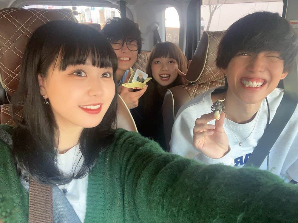 テオくんのインスタグラム：「ということでスカイピース春休みスペシャルは以上となります！！ たくさんの投稿見てくれてありがとう🙇‍♂️✨ 春休みに暇な時間ができなかった事を祈ります♡ 今年もたくさんの思い出が増えました そしてまだまだこれからもたくさん投稿していくから少しでも面白いと思ったらチャンネル登録してください！！ スカイピースは月水金土の週4日投稿を目標に日々動画投稿しています 2日間空かないようにみんなに動画を作っているんだけど空いてる日に平和島やショート、メンバーシップなどを上げていけるよう日々スカイチームと共に努力しています その中でアーティスト活動やブランド、案件、個人チャンネル、ファンクラブなどなどたくさんみんなにスカイピースを楽しんでもらえるように頑張っています 色々なことをし過ぎてどこかが疎かになってしまったりしているけど休む時間も含め時間を見つけたら個人のメンバーシップやインスタの生放送、リプ返、コメント返信などなど行っていきたいと思ってますので全然動かなくてイライラさせてしまう部分も多いかと思いますが今後のスカイピースもよろしくお願いします🙇‍♂️ 今日の20時はショート4本目を投稿するので楽しみにしていてください！！ 毎日投稿ありがとうございました！！！」