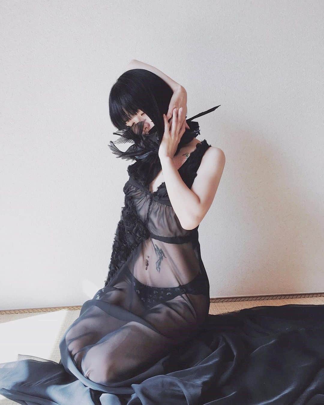 ARAKI SHIROのインスタグラム：「-portrait archives- artist @___little.world_  black dress(see-through ver.) by me . . . #ARAKISHIRO #アラキシロウ #衣装」