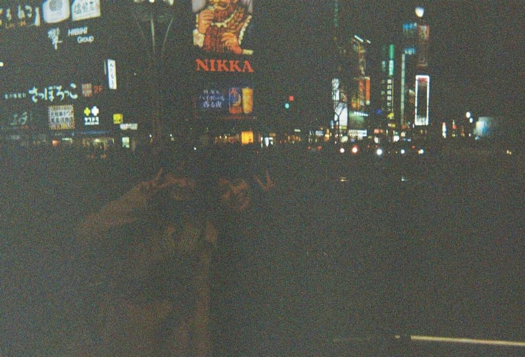葉月智子さんのインスタグラム写真 - (葉月智子Instagram)「. 初めてのフィルムカメラ🎞  室内で撮ったのほぼ真っ暗だったーー！！笑 またチャレンジしていっぱい写真撮りたい✨ あとフラッシュをちゃんと使いこなす🌸  #Chomostagram」4月12日 19時35分 - tomoko_hazuki_official_