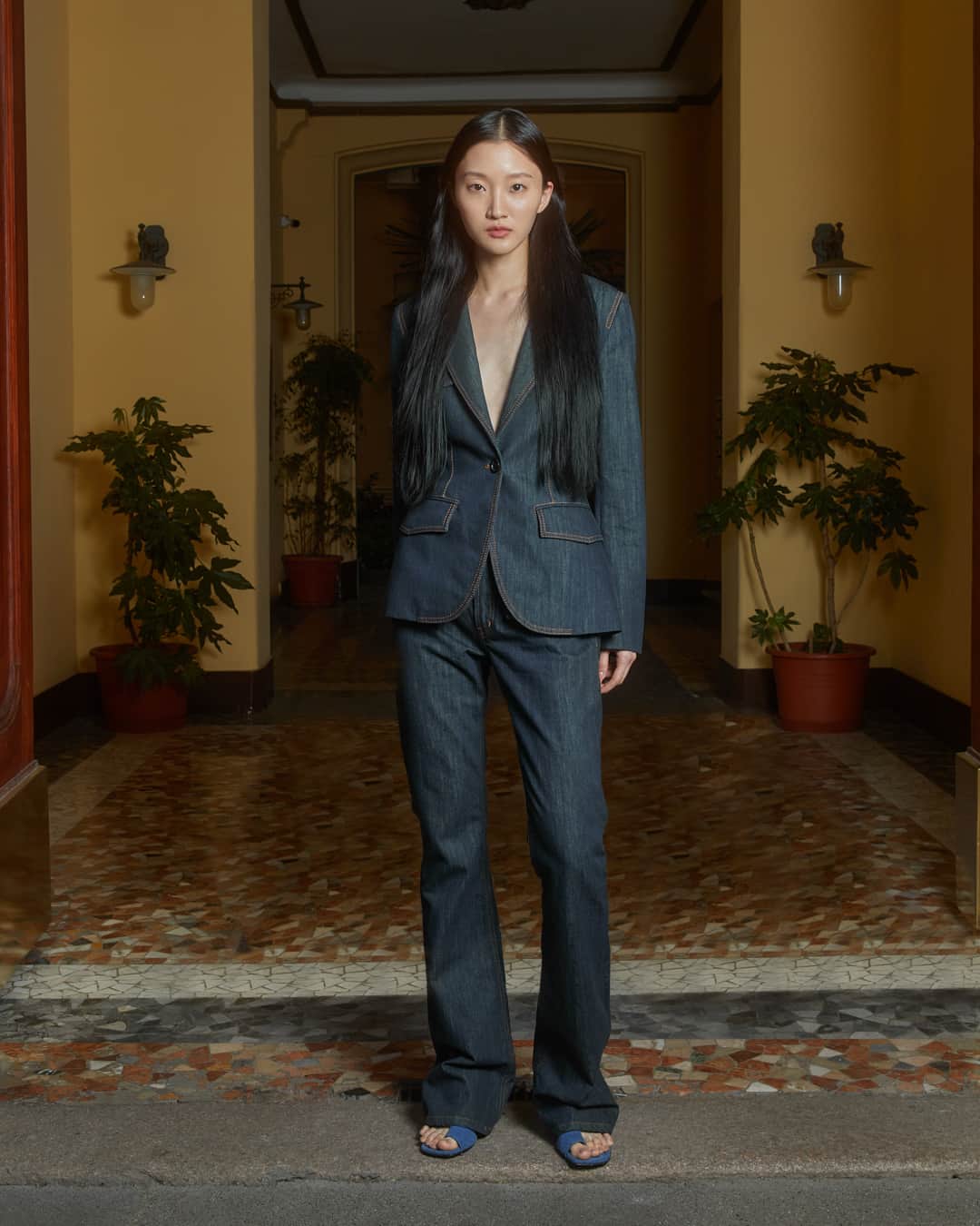 ドンダップのインスタグラム：「Suit up denim #Dondup」