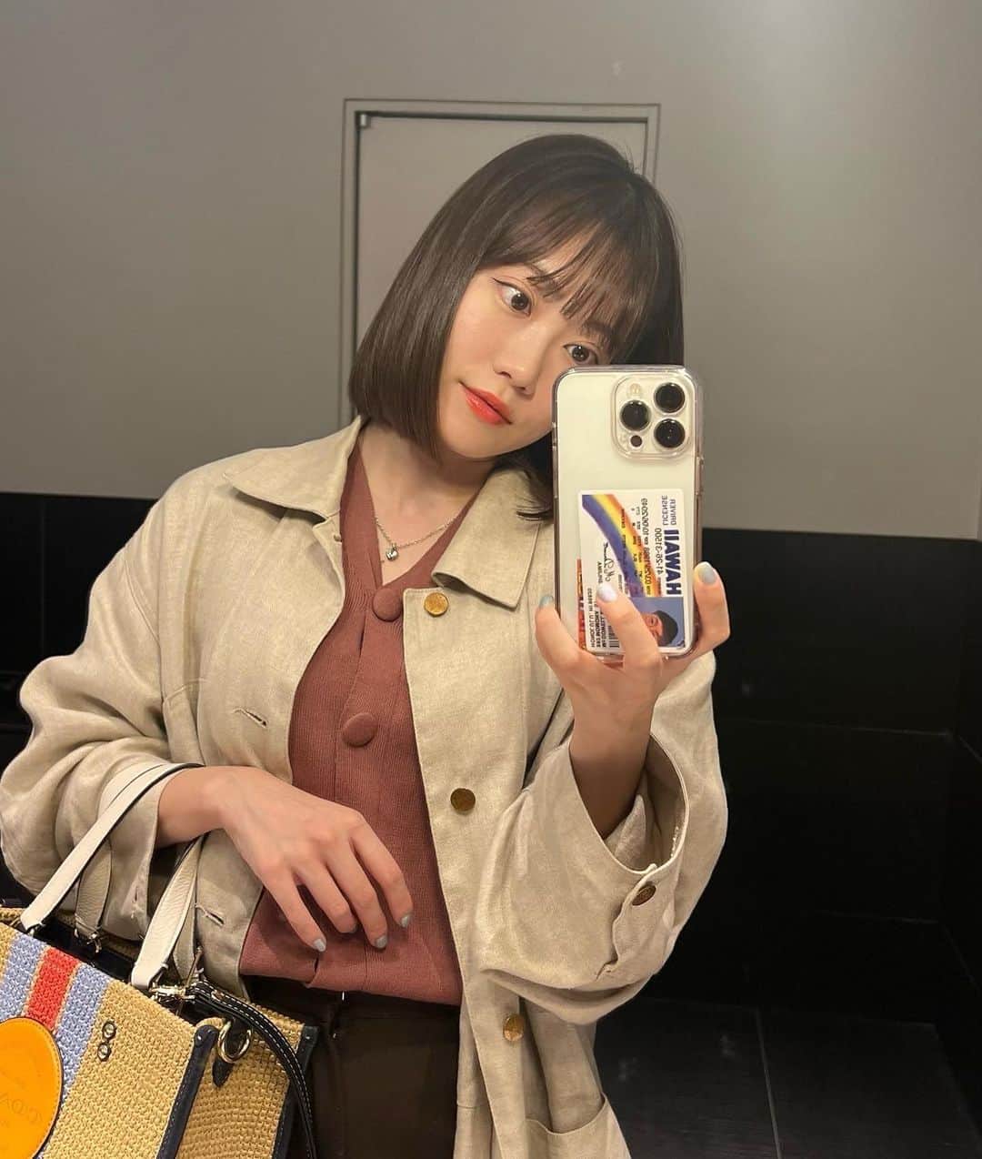 菜々香のインスタグラム：「#今日のあたい　🧥  ジャケットは @ronhermanstore 🧥  今の季節着やすい☀️  ___________________________  #nofilter #春ファッション#fashion #ファッション #春コーデ #outfitoftheday #今日のコーデ #だてめがね👓 #mood #ボブ #菜々香#nanaka#singer#actor」
