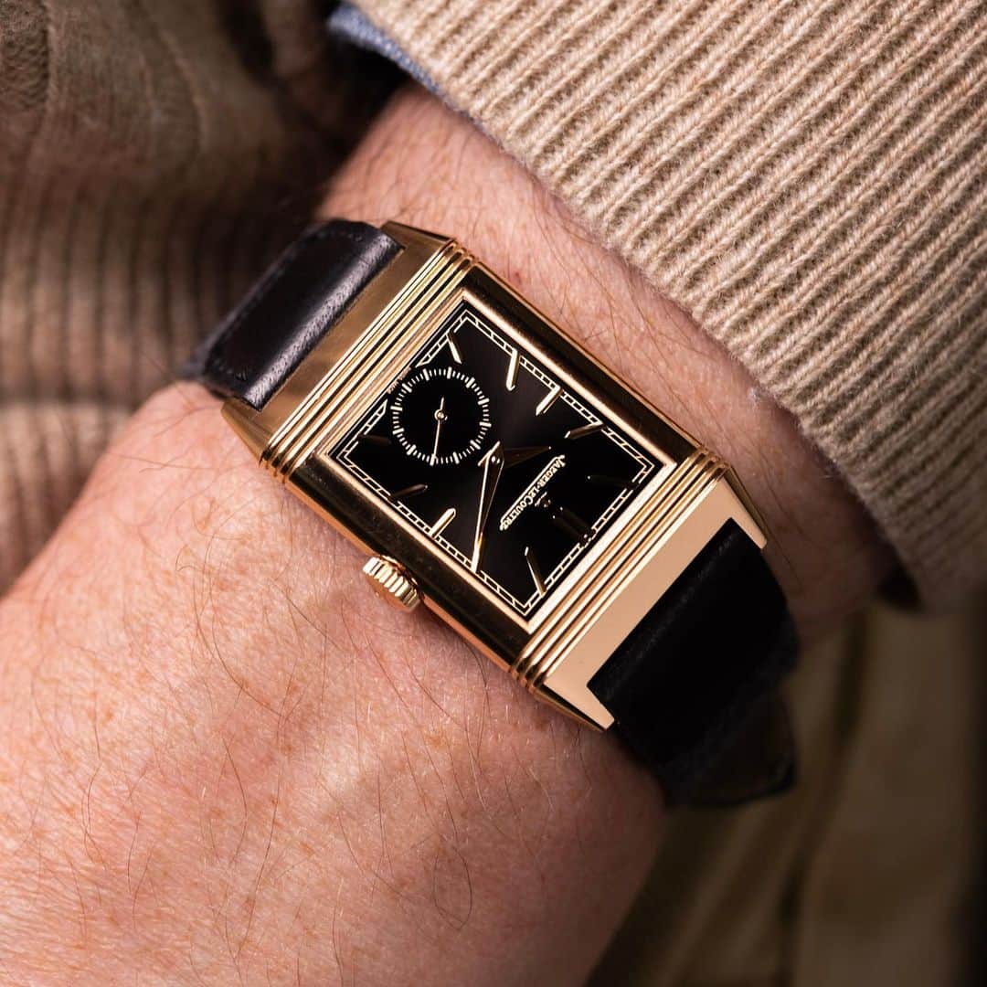 Daily Watchさんのインスタグラム写真 - (Daily WatchInstagram)「The @jaegerlecoultre Reverso needs no introduction as it is one of the great icons in horology. The new Reverso Tribute Small Seconds pays tribute to the legacy by staying close to the origins. However, the ultra-thin case is new, and it fits very well in this pink gold version with black sunray dial. The Reverso Tribute comes with two interchagable straps and especially the bi-material strap by Casa Fagiliano in leather and canvas allows the wearer to move from casual to more dressed-up. #jaegerlecoultre #reverso #reversotribute」4月12日 20時10分 - dailywatch