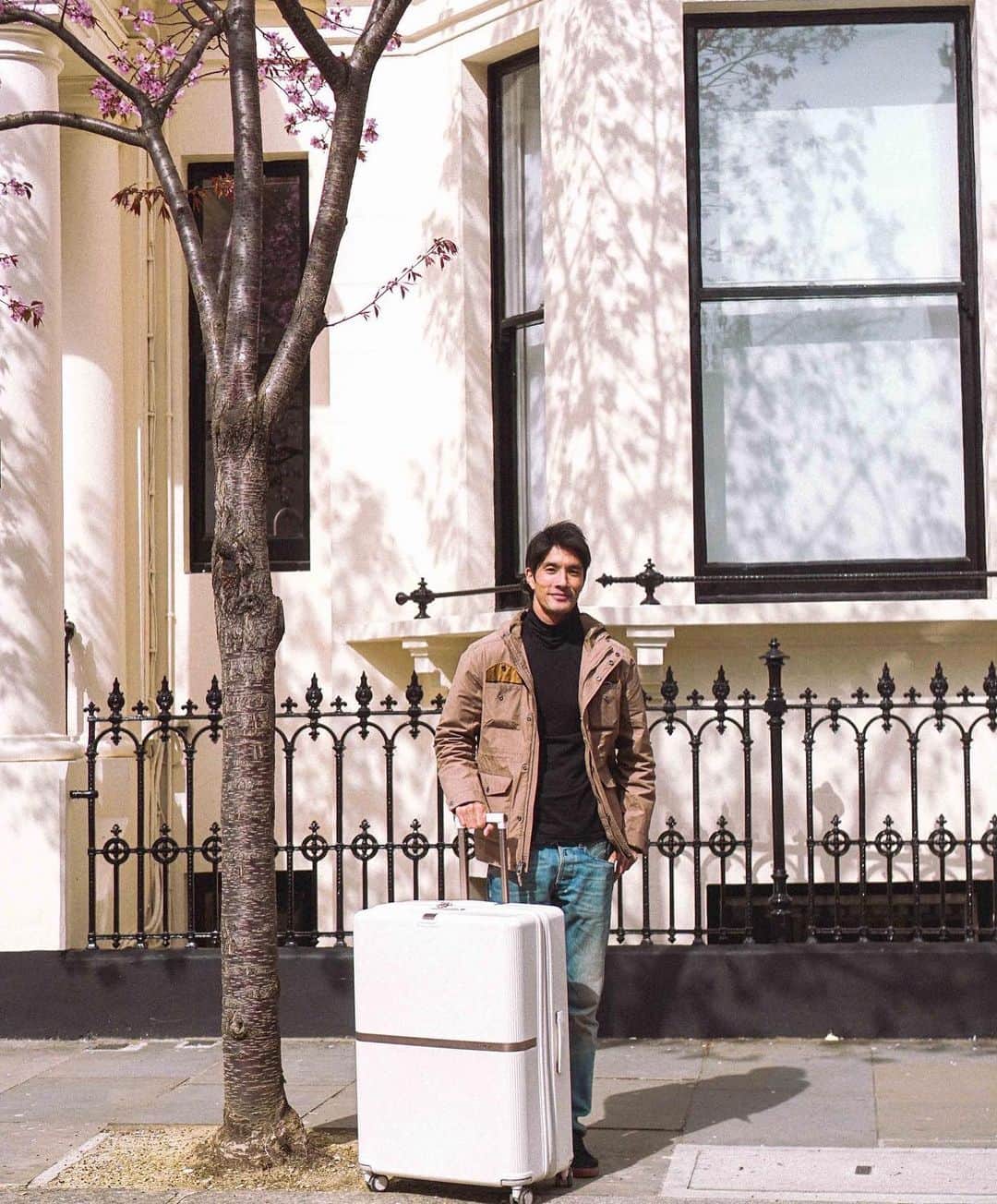 八代健さんのインスタグラム写真 - (八代健Instagram)「travel essential 🏃🏽‍♂️🇬🇧 #londonlife  #samsoniteth  #minter」4月12日 20時11分 - kenyashiro