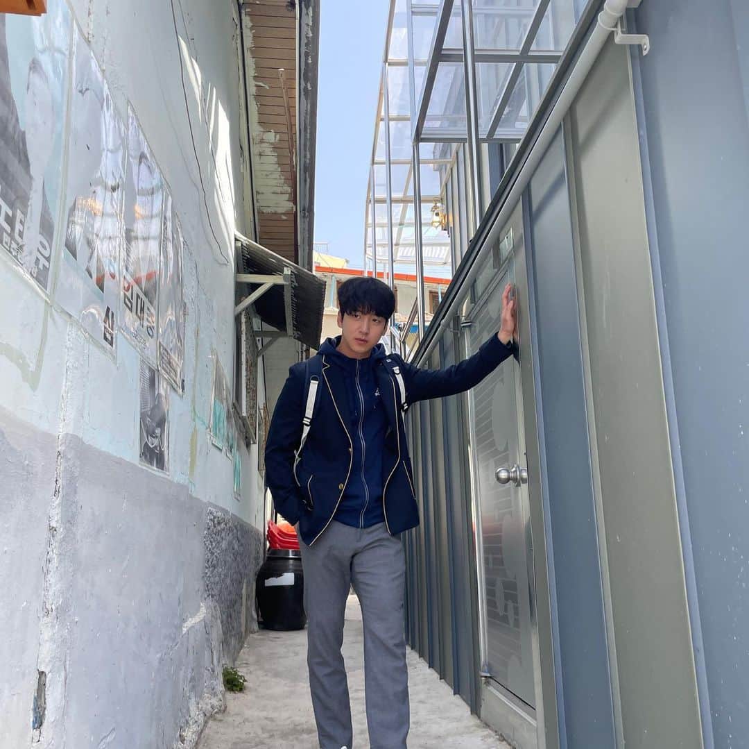 バロ のインスタグラム：「나 황구! 골목 접수하러 왔다잉~」