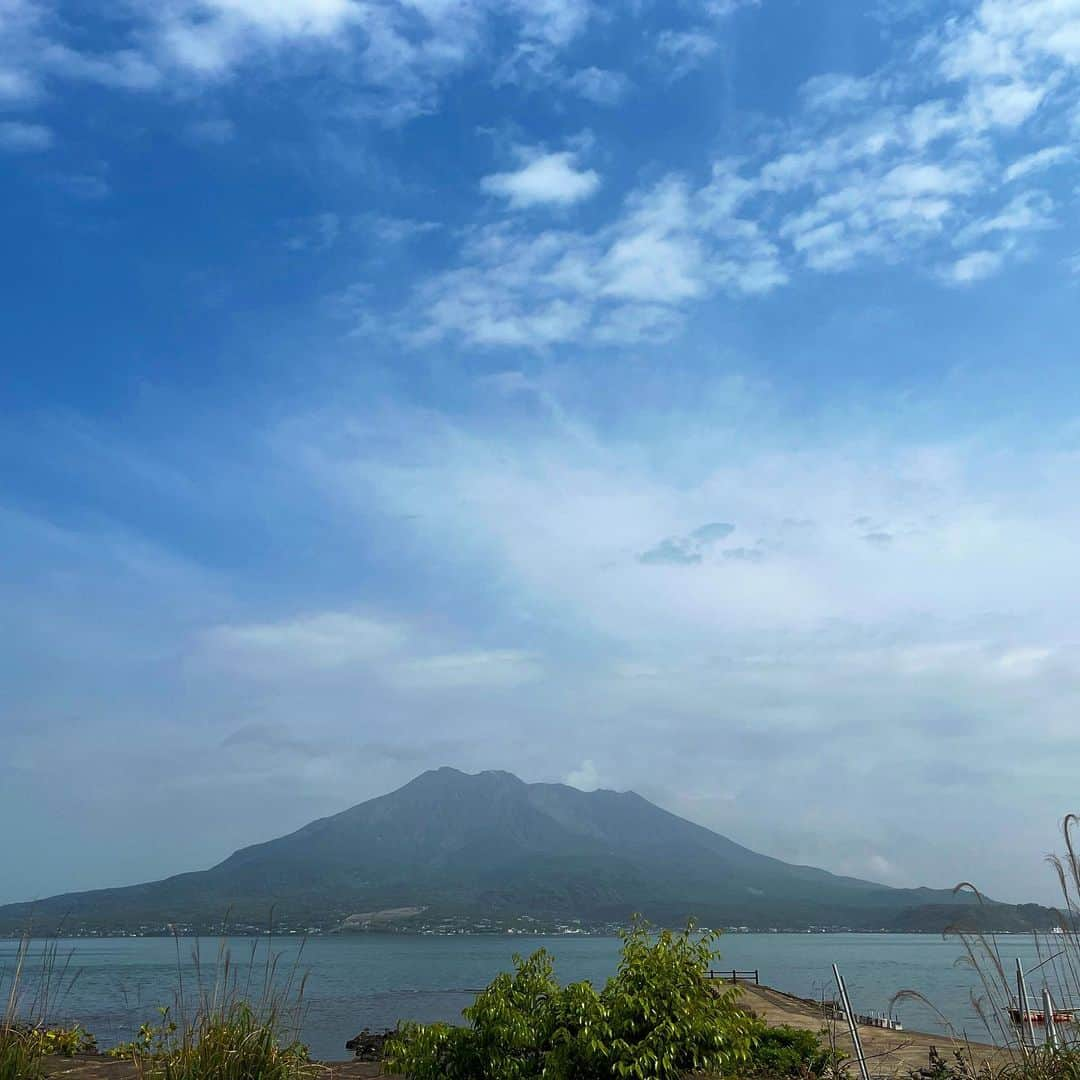 雨晴 / AMAHARE 雨晴（あまはれ）のインスタグラム：「Trip to Kagoshima  #桜島 #鹿児島  #sakurajima #kagoshima   #京都準備中 #kyoto   #雨晴 #雨跡  #amahare #amart」