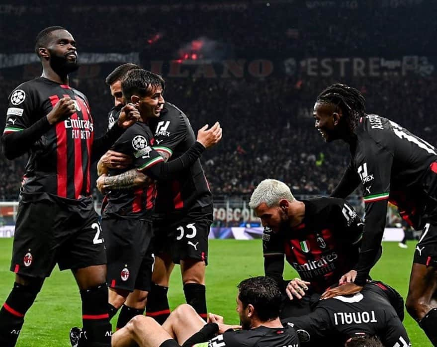 ブラヒム・ディアスさんのインスタグラム写真 - (ブラヒム・ディアスInstagram)「💫 È stata una notte fantastica  Questa è la mia squadra! 🤩🤩 @acmilan   #SempreMilan ❤️🖤」4月13日 6時37分 - brahim