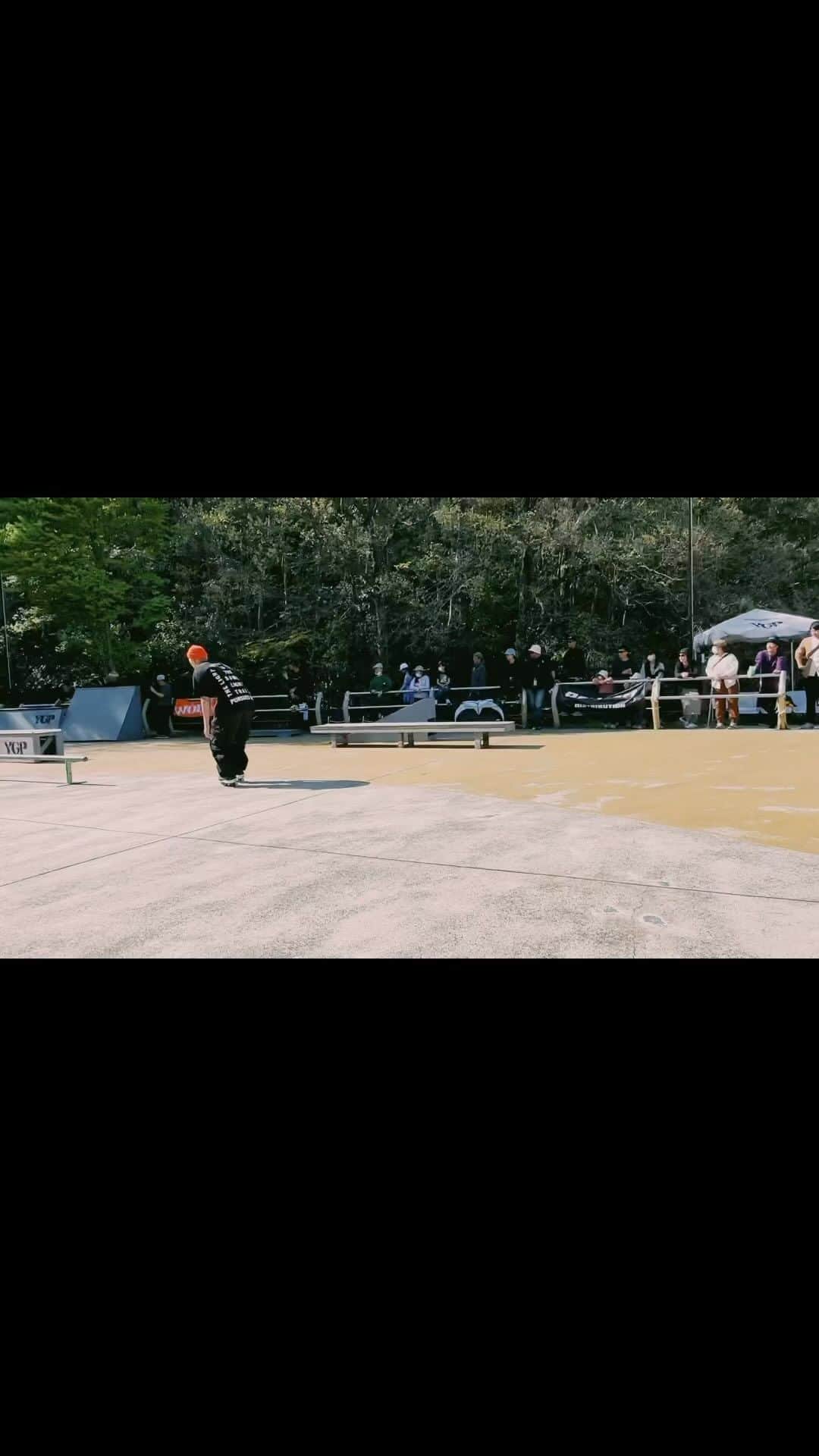 のインスタグラム：「yamadagreen skatepark🔥 新しいブーツと運動不足のコラボで負傷のプレゼント🎁 俄然やる気出た🔥🔥🔥 @soichirokanashima  有難う！！！ @streetinlineskateseries  @clapsstore_official  @_m_a_k_i_o_」