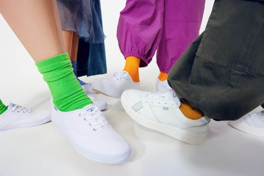 Kedsのインスタグラム：「Wear yours.  ___ Director / Photographer | @jacob.consenstein Stylist | @kirbymarzec Production Company | @family.projects Creative Producer | @oliviargouveia Hair Stylist |  @dylanchavles Makeup Artist |  @ittts_sena Prop Stylist | @bjellandclosmore Talent | @adinahdancyger Talent | @alici.jpg Talent | @_corecouturee Talent | @camygaby Casting | @insearchof.agency」