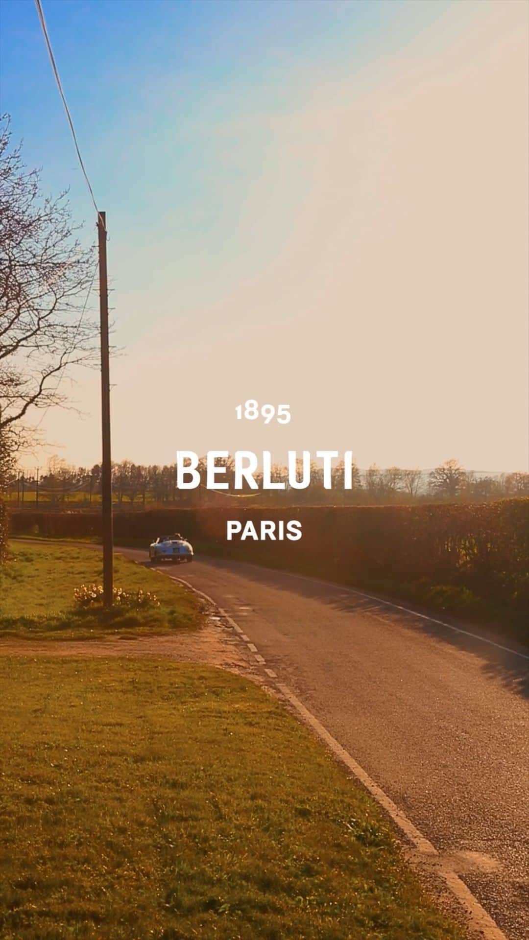 ベルルッティのインスタグラム：「@Berluti presents Lorenzo Drive: For Spring / Summer 2023, Berluti introduces a new addition to the Maison’s loafer collection. Inspired by the emblematic Lorenzo, this modern take on the classic loafer has a sleek, elongated shape made to be worn barefoot. Made of soft unlined Camoscio leather, it features a supple rubber outsole that allows it to be easily folded and placed in a travel bag, complete with a visible Scritto signature and an extended heel for extra grip when driving… #BERLUTI #BERLUTIDRIVE」