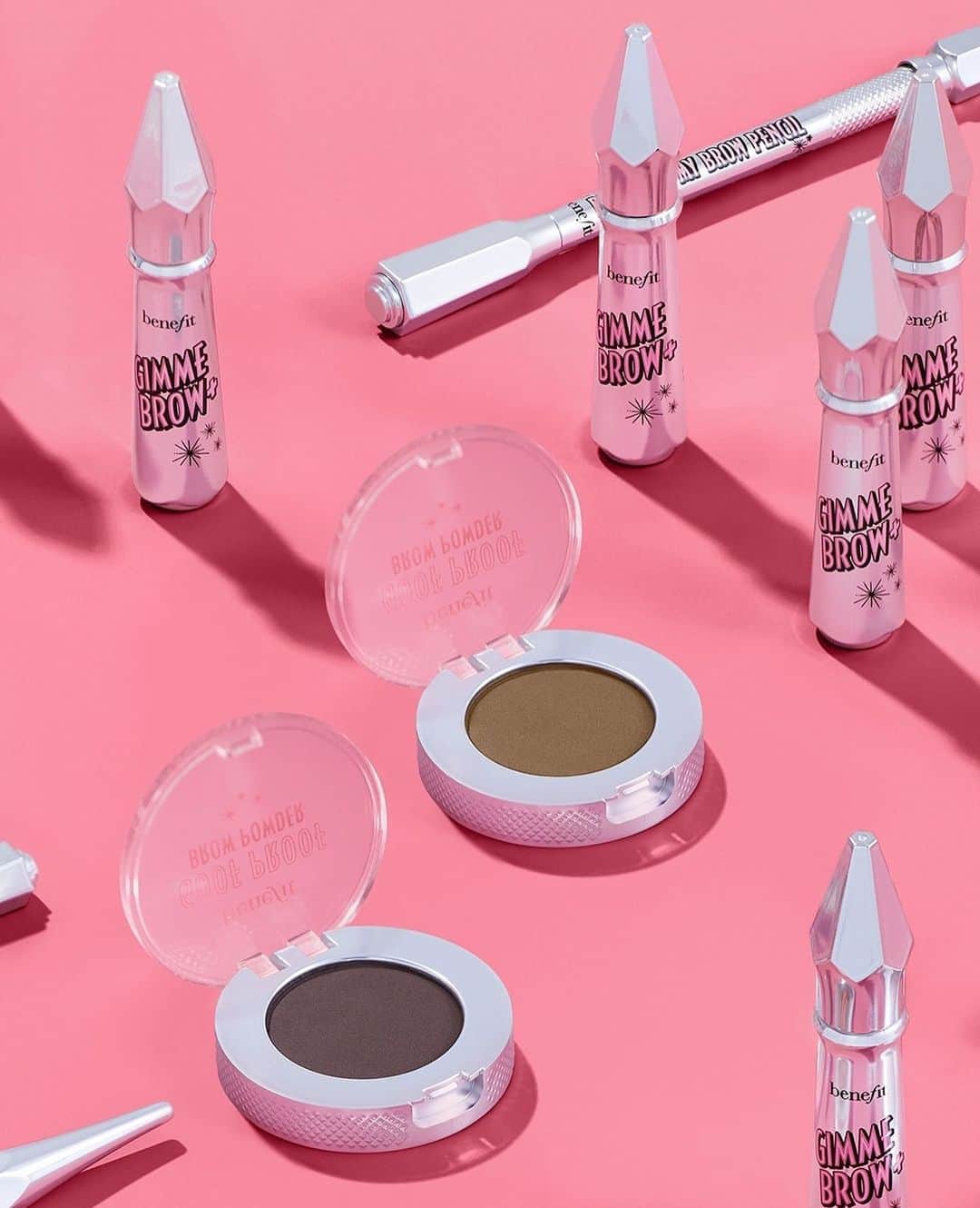 Benefit Cosmeticsのインスタグラム：「Get ready to define your arches with the world's #1 Brow Brand and discover your unique look with our brow basics:⁠ 🌟 NEW Goof Proof Brow Powder⁠ 🌟 #gimmebrow+ volumizing brow gel⁠ 🌟 #preciselymybrowpencil⁠ ⁠ Shop now and elevate your brow game 😉🛍️⁠ ⁠ #benefitcosmetics #beauty #makeup #benefitbrows #new ⁠」