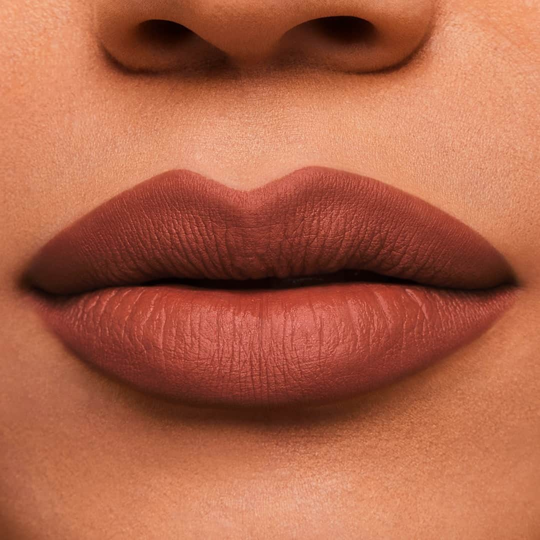 エスティローダーさんのインスタグラム写真 - (エスティローダーInstagram)「Strike a pose with statement-making #lipcolor. With shades that flatter all and 10-hour wear, #PureColor Lipstick is your go-to when you're ready to #LeaveYourMark. Tap to shop Suit Up, In Control, Secret Scandal and Lure You In now.」4月12日 23時00分 - esteelauder