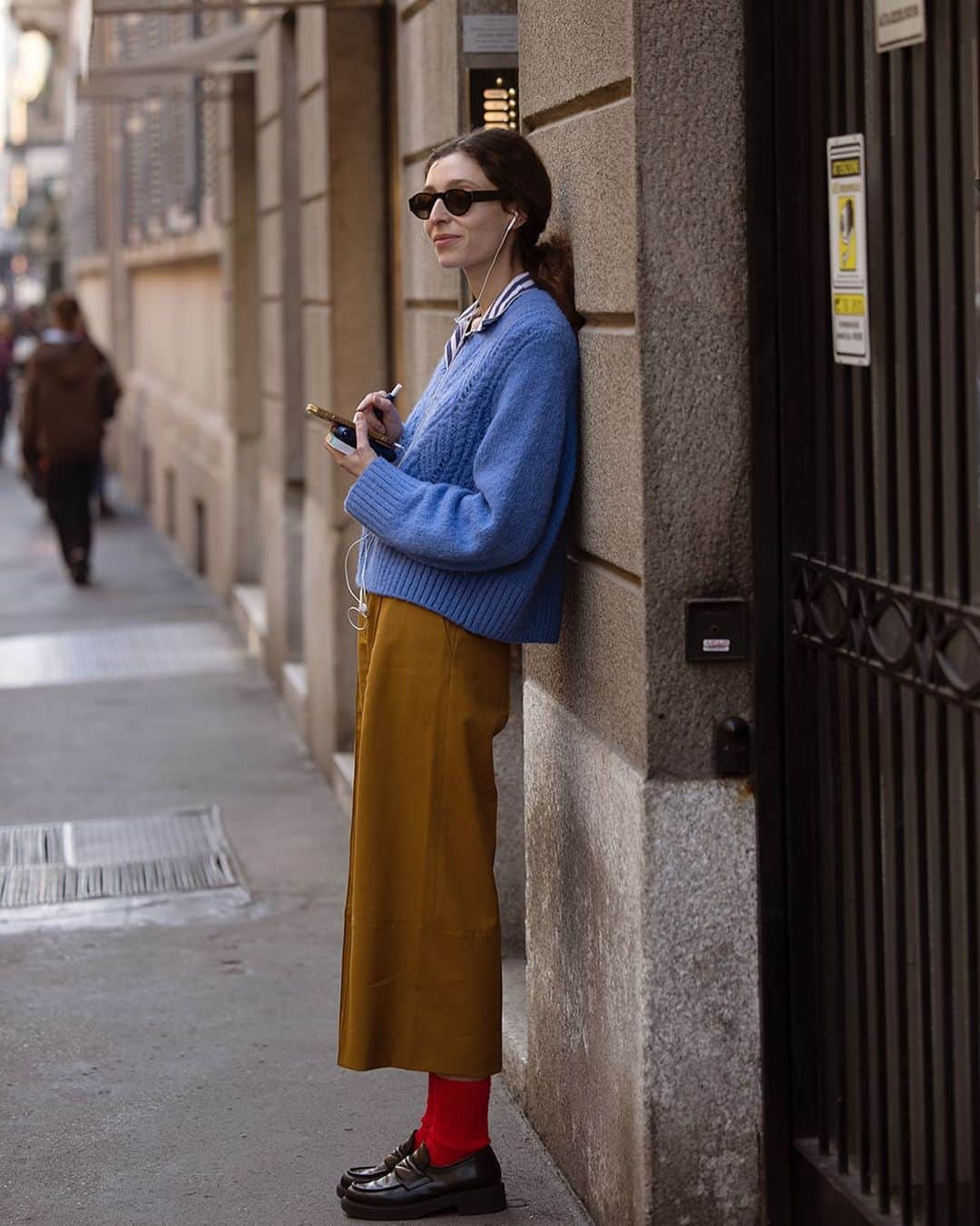 スコット・シューマンのインスタグラム：「Color-blocking Milanese style! I’m very curious to see what I find to shoot at Milan Design Week next week!」