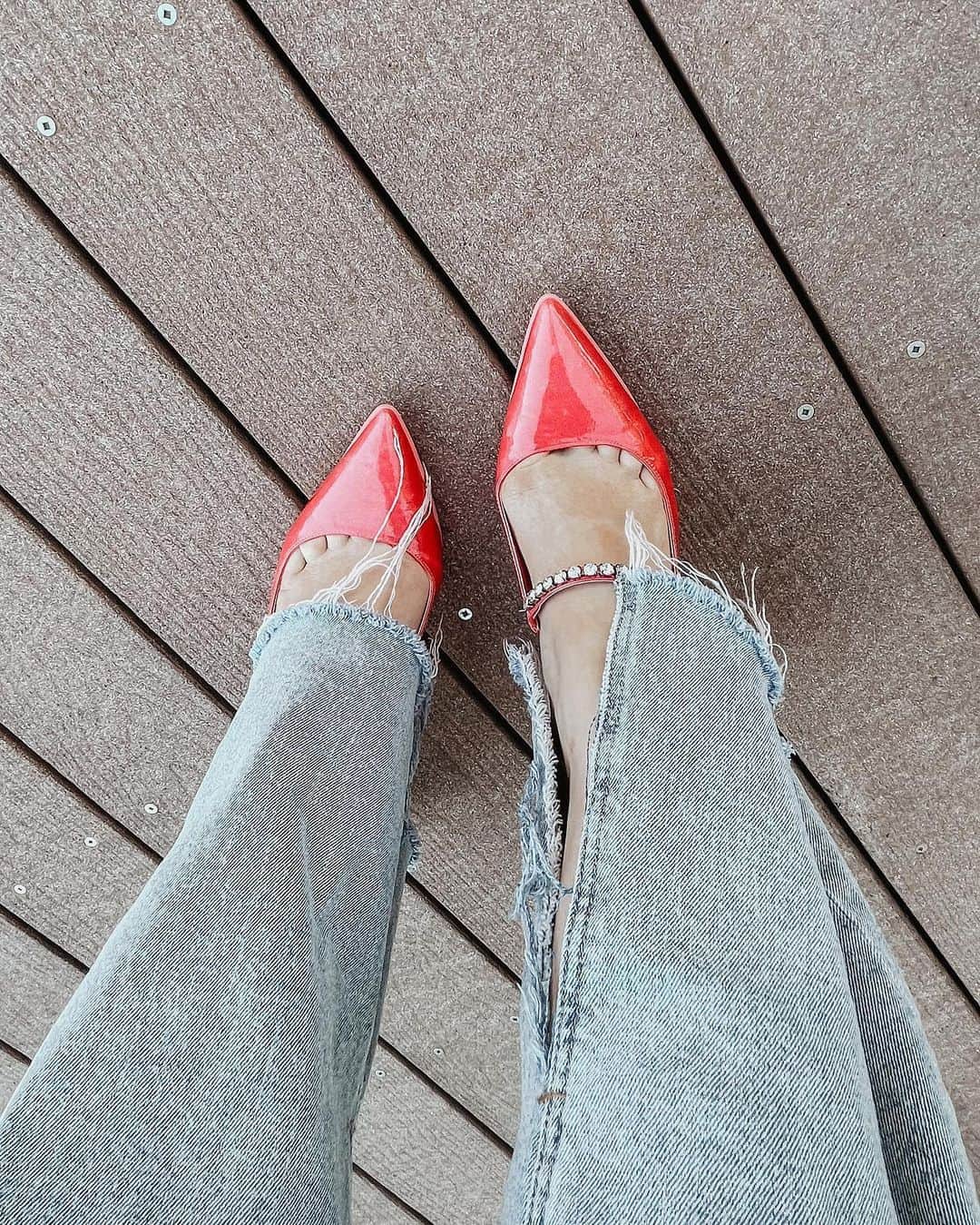 Macy'sさんのインスタグラム写真 - (Macy'sInstagram)「Get ready to strut with some of the #MacysStyleCrew Ambassadors’ top #shoe picks. From bold and bright to classic and comfy, what’s your shoe-spiration? And don’t forget, our Great Shoe Sale is happening now! You can score 30% off one pair or 40% off two pairs or more with code GREAT. Exclusions apply. Ends 4/16. #ShoeInspo」4月12日 23時04分 - macys