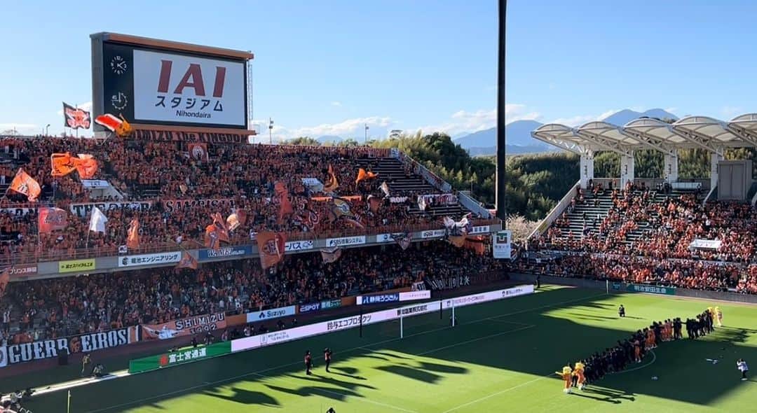 のインスタグラム：「・ ・ 【J2第9節 清水エスパルス1-1ベガルタ仙台△】  今日もありがとうございました！ #ただいまテレビ が終わってからはエスパルスの試合を⚽️  良いテンポの攻撃、鋭い守備への切り替え、 そして今季初の先制点！ 狭い所から広げて、 吉田選手がエリア内のスペースに見事なスルーパス...！ 白崎選手が素晴らしいゴールを決めました✨  秋葉監督は「今は、走る、球際、切り替え、闘う気持ちなど サッカーの本質を求める。戦略、戦術はその先。」 と話します。 追いつかれましたが、今日も複数得点の期待が持てた試合！ 次のステップに進むのが楽しみでワクワクします🟠  この最高の光景を、また月末に！！  #Jリーグ #spulse#静岡#清水#清水エスパルス」
