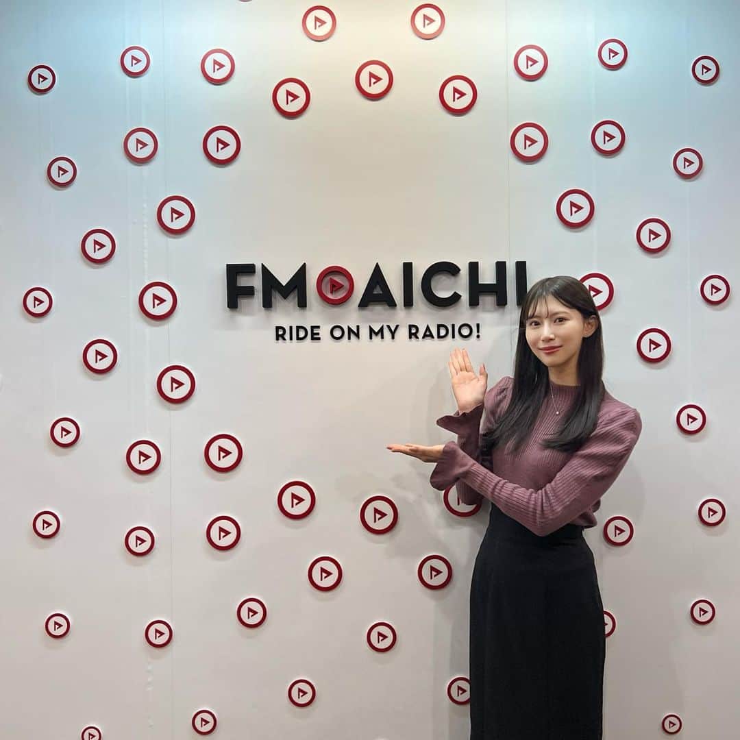 後藤理沙子のインスタグラム：「少し前に撮ったのでお洋服が冬ですが..❄️ ・ FM AICHI毎週土曜日9:00〜O.A. 【Human Cheers Your Way】 キャリアアップをテーマにお送りしています💐 ラジオのお仕事を始めてから日々私自身が学ばせていただくことが多くて、プライベートでも常にラジオを意識して生活してるから新しい発見があったりとても楽しく過ごさせてもらってます😊 キャリアアップって聞くとなんだかハードルが高いように思えるけど、今日も笑顔で過ごしてほしいなっていう気持ちでリスナーの皆さんに情報をお届けしています☺︎ 是非土曜の朝、お耳にかかれることを楽しみにしています❤︎ ・ ヒューマンアカデミーさんのインスタグラムも是非チェックしてみてくださいね🌼( @human_nagoya ) #ラジオ #fmaichi  #fm愛知 #fm愛知パーソナリティ  #ラジオパーソナリティ」