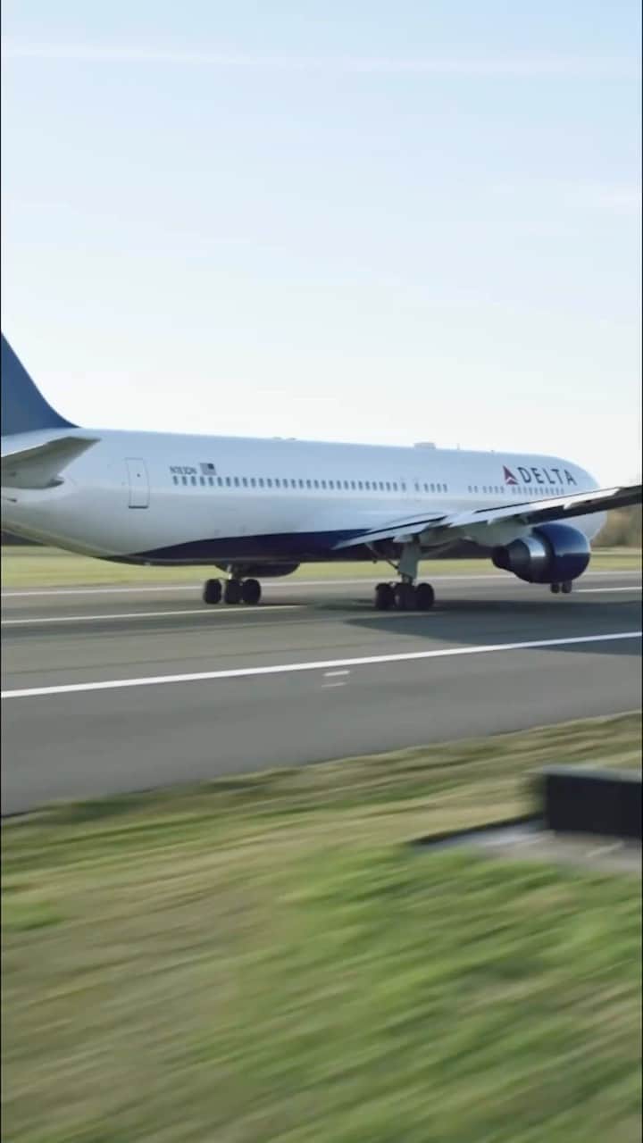 デルタ航空のインスタグラム：「Rollin’ through to the next city.」