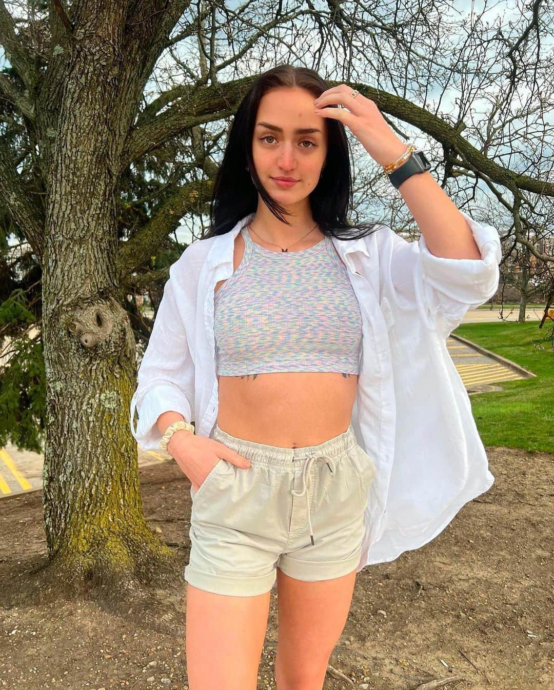 American Eagleさんのインスタグラム写真 - (American EagleInstagram)「our Trekker Shorts are for everyone, not just men 😎 comfortable, breathable, and made for anywhere & everywhere 🤌 way to slay @oliviaaneil_ 🫶 #myAEambassador」4月12日 23時41分 - americaneagle