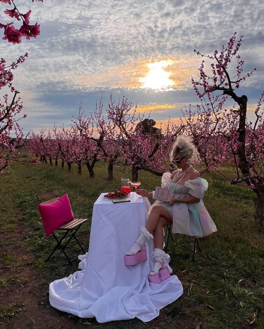 イリーナ・イワノワさんのインスタグラム写真 - (イリーナ・イワノワInstagram)「Wearing the cutest pink shoes @cuccoofootwear and unreal rainbow dress have added to the surreal cherry blossoms sunset.  Search CUCCOO SS23 at SHEIN  #cuccooss23 #cuccoo #cuccoobaddie  $$$ OFF CFB307  Item ID :  12717694」4月13日 0時03分 - hipdoll