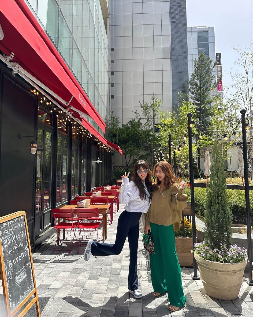 カン・イェウォンのインスタグラム：「🤩✨」