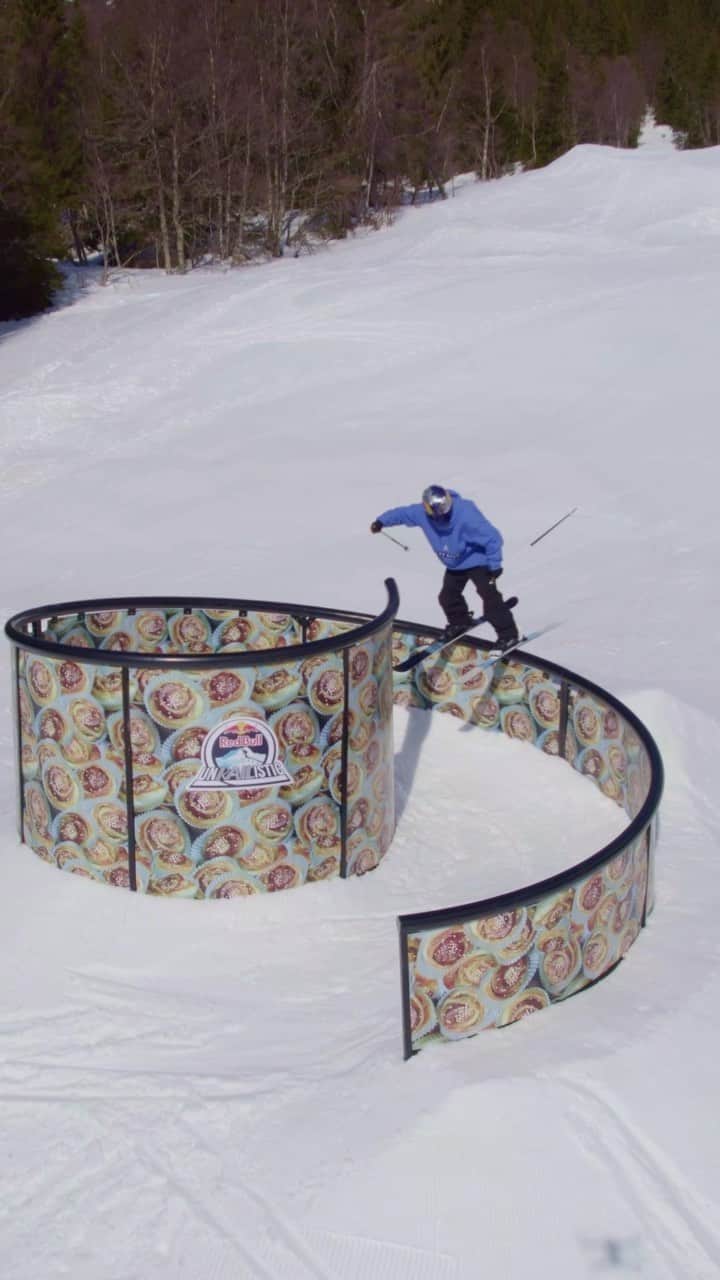 レッドブルのインスタグラム：「🐌-rail done right 😤 Make sure to tune in on Red Bull TV 📺 April 28 for all the highlights from @jespertjader’s Red Bull Unrailistic✔️ #unrailisticinvitational #skiing #are #givesyouwiiings」