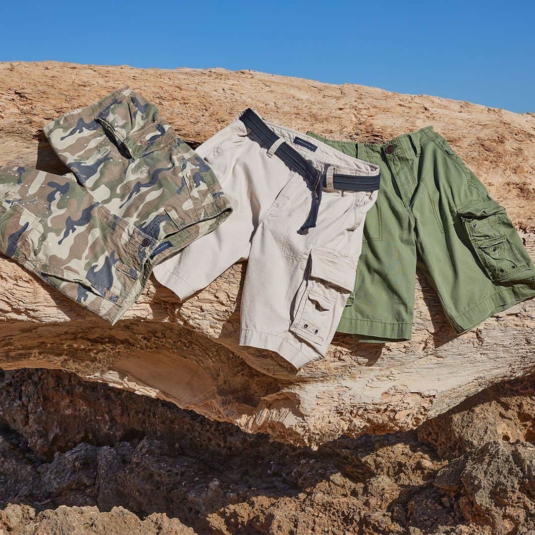 エアロポステールのインスタグラム：「Cargo shorts you’d love to rock 😉😎 #WearAero」