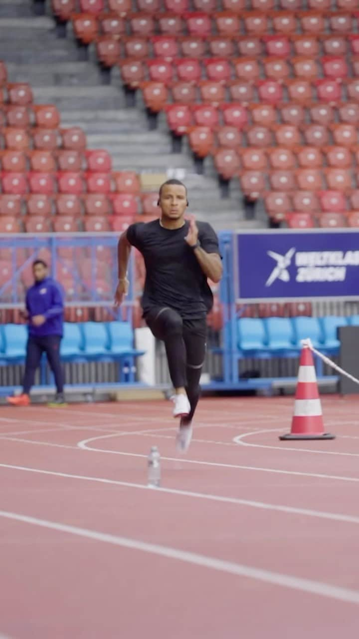 アンドレ・ドグラスのインスタグラム：「You don’t need more time, you need less distractions 😈🔥 Andre De Grasse @ Weltklasse Zürich 2022  #andredegrasse #training #focus #motivation #200m #100m #sprinter #sprint #weltklassezürich #ZurichDL #trackandfield #athletics #wandadiamondleague」