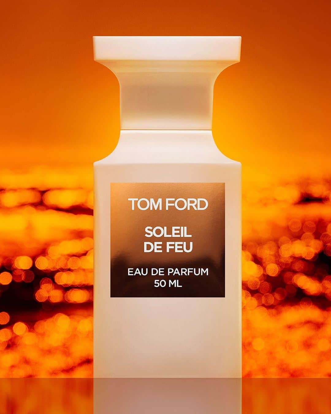 トムフォードのインスタグラム：「INTRODUCING NEW SOLEIL DE FEU.   FEATURES TUBEROSE AND MAGNOLIA ACCORDS BATHED IN NOTES OF LUSCIOUS COCONUT WATER – REVEALING HIDDEN DESIRES AS THE SUN SETS BEHIND THE SEA.   #TOMFORD #TOMFORDBEAUTY」