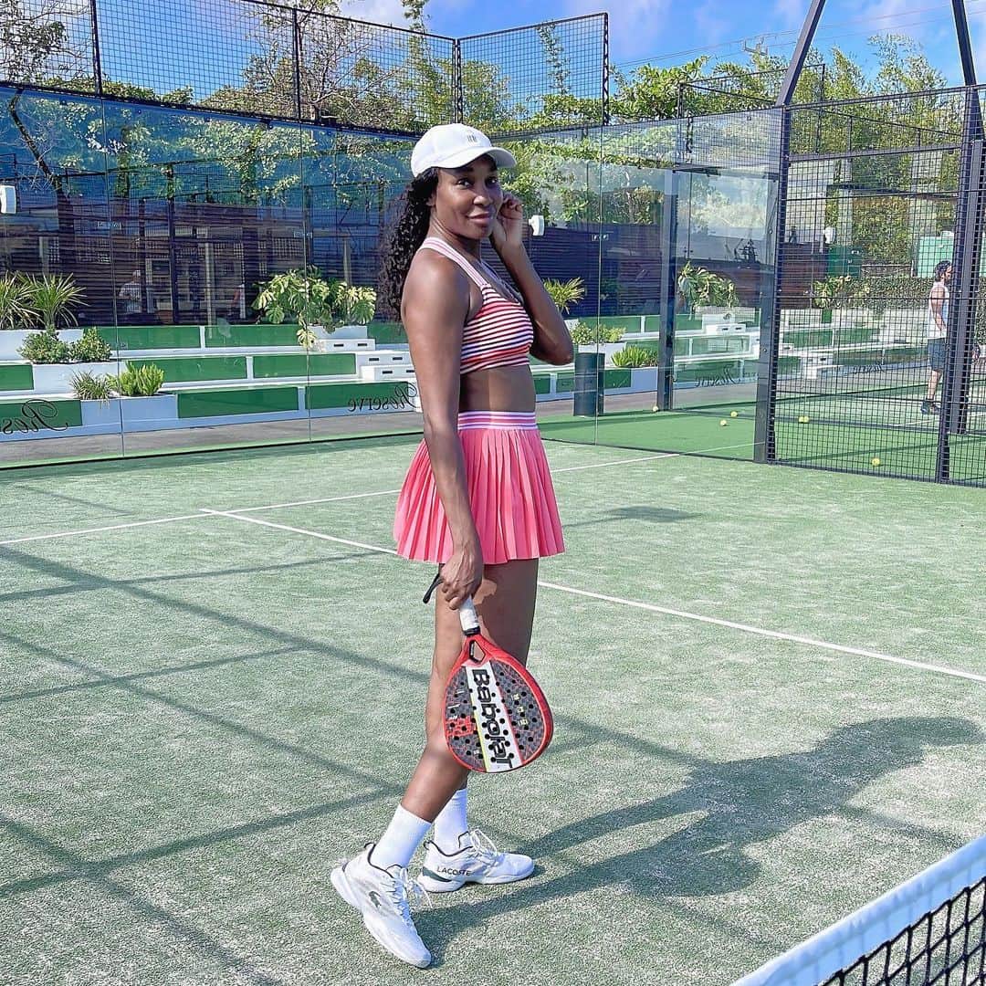 ビーナス・ウィリアムズのインスタグラム：「Tried padel, pickleball is next ;)」