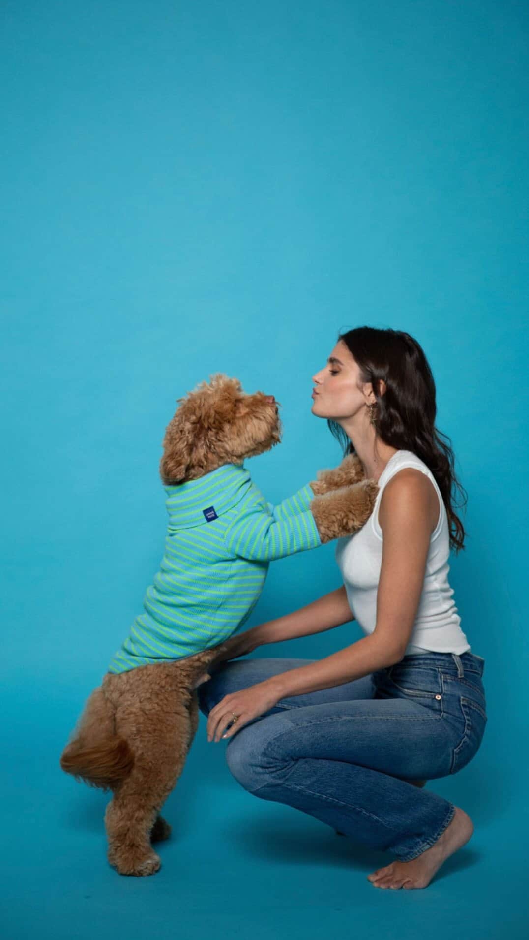 テイラー・ヒルのインスタグラム：「Today is a very special day! It’s Tate’s 9th birthday!! This little angel is so much more than a dog to me, he truly is my best friend. I can’t believe we’ve been together for 9 years already. Time has flown by! The bond I have with Tate means the world to me, he’s been by my side through all the good and all the bad. Loving me unconditionally along the way. I don’t know what I would do without him and I’m so lucky to have have a dog like Tate. Thank you for choosing me to do life with, 9 years together and so many exciting things coming soon! 🤗」