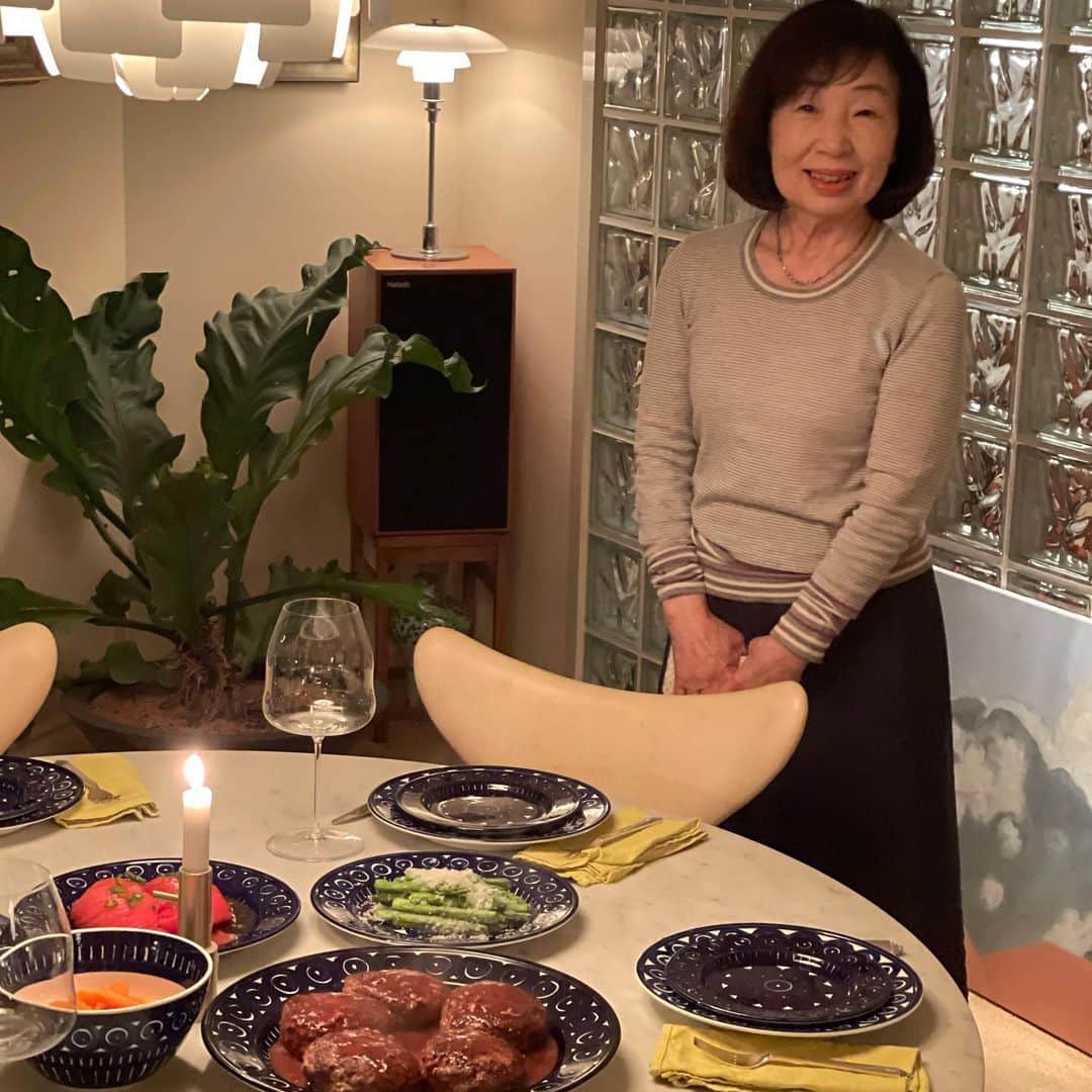 行正り香さんのインスタグラム写真 - (行正り香Instagram)「本日はよし子のハンバーグ。多分私が作ったレシピの中で一番人気レシピかも。(^^)#行正り香 #rikayukimasa #よし子のハンバーグ #19時から作るごはん #講談社」4月13日 0時43分 - rikayukimasa
