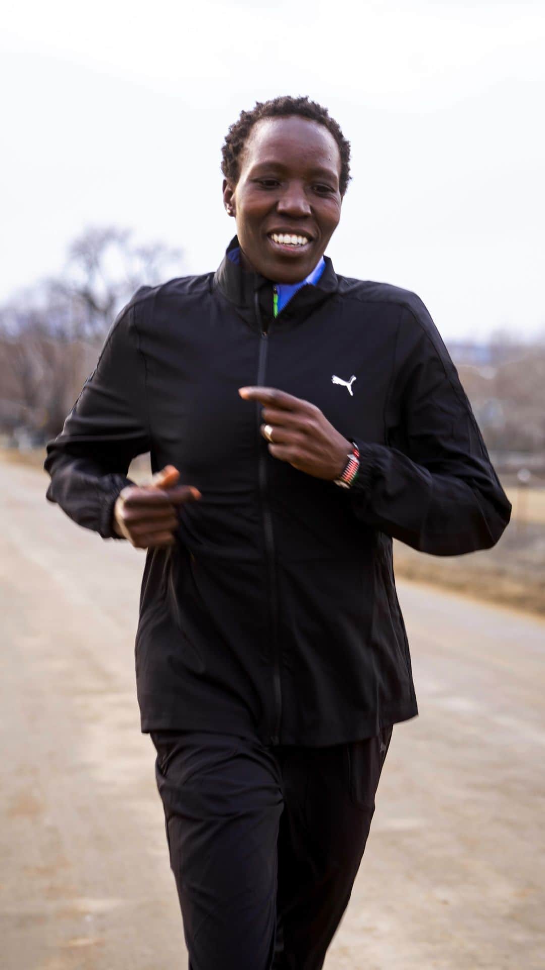 プーマのインスタグラム：「“Anything you do, do it 100%” - @edna.kiplagat   Words of wisdom marathon from one of the most decorated marathoners on the circuit. Edna toes the line in Hopkinton on Monday, and we can’t wait to see what she accomplishes.   #ForeverFaster」