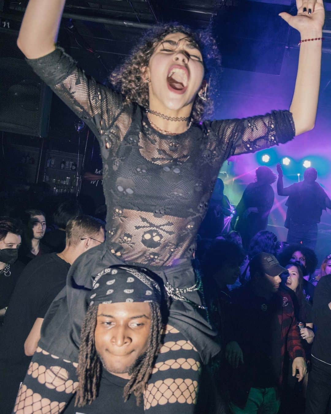 New York Times Fashionさんのインスタグラム写真 - (New York Times FashionInstagram)「At “Emo Prom” in Brooklyn last Friday night, hundreds of attendees dressed up, danced and reflected on the resurgence of the pop culture phenomenon.  About 800 revelers thrashed around to music from bands like My Chemical Romance and Good Charlotte. Many wore fingerless gloves and chokers made of safety pins. One attendee dressed as Billie Joe Armstrong, the lead singer of Green Day, shouted along with the chorus of “All the Small Things” by Blink-182.  The crowd included former prom queens and those who had skipped their high school proms. “I wasn’t really, like, in with my high school crowd,” said Jet Berelson, an organizer of the event and one of its D.J.s. Around 1 a.m., Berelson took the stage to crown an emo prom king and queen.  Head to the link in bio to read interviews with several promgoers and to take a closer look at what they wore. Photos by @rebeccasmeyne」4月13日 1時36分 - nytstyle