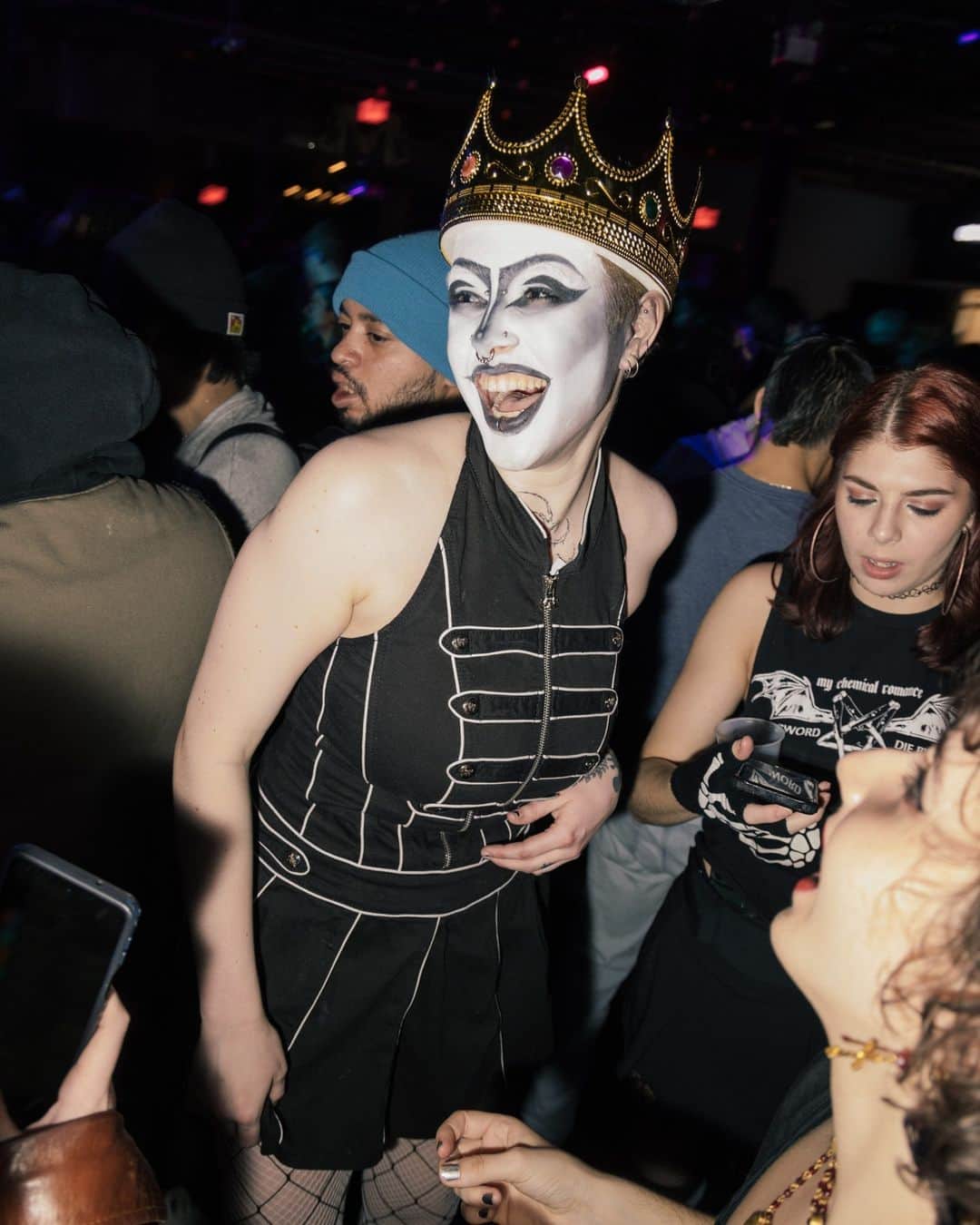 New York Times Fashionさんのインスタグラム写真 - (New York Times FashionInstagram)「At “Emo Prom” in Brooklyn last Friday night, hundreds of attendees dressed up, danced and reflected on the resurgence of the pop culture phenomenon.  About 800 revelers thrashed around to music from bands like My Chemical Romance and Good Charlotte. Many wore fingerless gloves and chokers made of safety pins. One attendee dressed as Billie Joe Armstrong, the lead singer of Green Day, shouted along with the chorus of “All the Small Things” by Blink-182.  The crowd included former prom queens and those who had skipped their high school proms. “I wasn’t really, like, in with my high school crowd,” said Jet Berelson, an organizer of the event and one of its D.J.s. Around 1 a.m., Berelson took the stage to crown an emo prom king and queen.  Head to the link in bio to read interviews with several promgoers and to take a closer look at what they wore. Photos by @rebeccasmeyne」4月13日 1時36分 - nytstyle