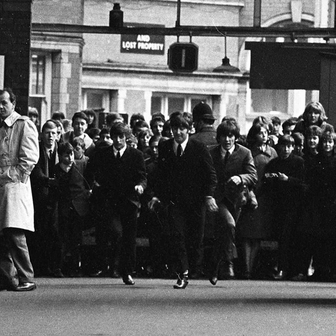 The Beatlesさんのインスタグラム写真 - (The BeatlesInstagram)「#OTD in #1964, #TheBeatles continued filming opening scenes for A Hard Day’s Night at Marylebone Station in London following the first shoot on the 5th April.」4月13日 1時50分 - thebeatles